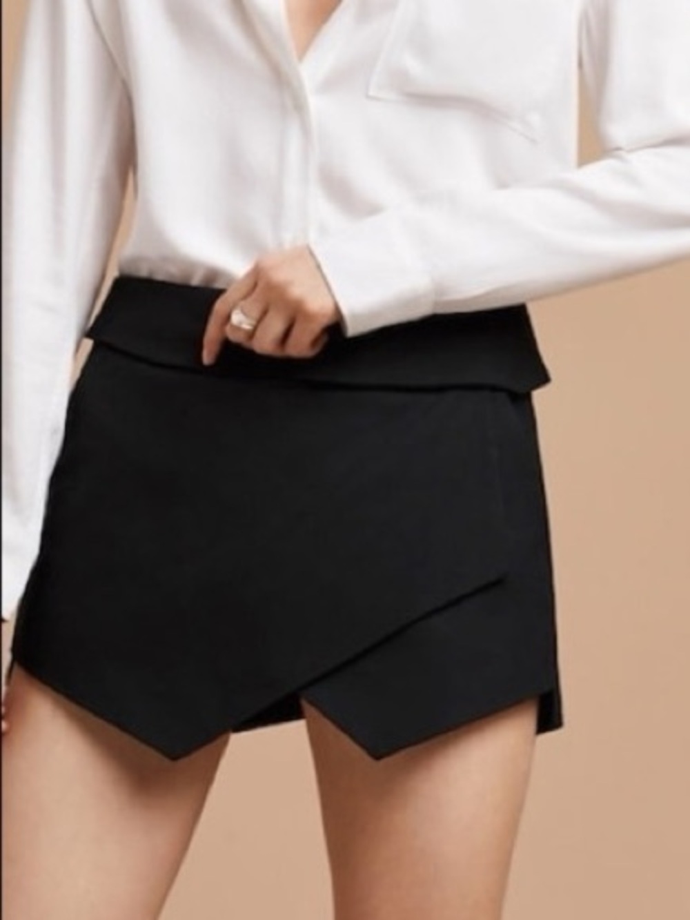 Aritzia Women's Black Shorts/Skort Size 0 Black Basic Shorts Skirt Angled Skort